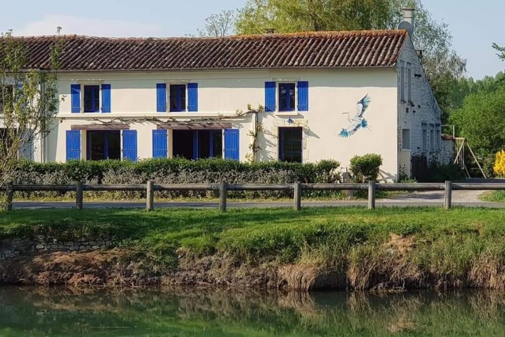 Le Logis Du Heron Coulon Eksteriør billede